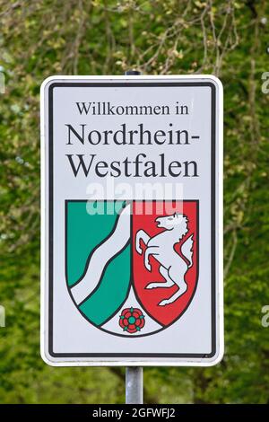 Schild 'Willkommen in Nordrhein-Westfalen', Landesgrenze, Deutschland, Nordrhein-Westfalen, Selfkant Stockfoto