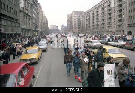 Bukarest, Rumänien,1990. Die Filmemacher treten unmittelbar nach dem Fall des Kommunismus in Hungerstreik, um die Unabhängigkeit vom Kulturministerium (Ministerul Culturii) zu erlangen. Die Forderung der Demonstranten wurde nach 4 Tagen akzeptiert, aber ein Jahr später wurde die rumänische Kinematografie erneut der Regierung untergeordnet. Stockfoto