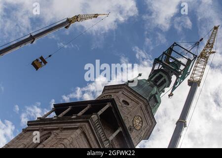 Ausbau der Kirchturmspitze der Marktkirche St. Bonifacii in Bad Langensalza Stockfoto