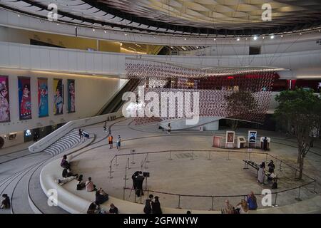 West Kowloon, Hong Kong, China - 15-08-2021: Xiqu Center, ein erstklassiger Veranstaltungsort für chinesische Oper, entworfen von Revery Architecture Stockfoto