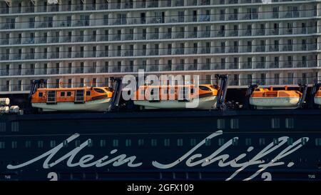 Heraklion, Griechenland - 20. August 2021 - die 'Mein Schiff 5' der Reederei 'TUI Cruises' im Hafen von Heraklion Stockfoto