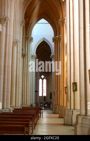 In den Torbögen der Kirche Eglise de la Redemption in Lyon, Frankreich Stockfoto