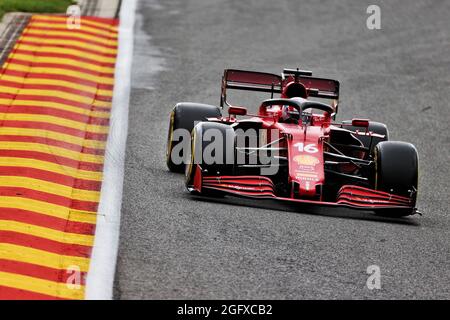 Lüttich, Belgien. August 2021. Charles Leclerc (MON) Ferrari SF-21. 27.08.2021. Formel-1-Weltmeisterschaft, Rd 12, Großer Preis Von Belgien, Spa Francorchamps, Belgien, Übungstag. Der Bildnachweis sollte lauten: XPB/Alamy Live News. Stockfoto