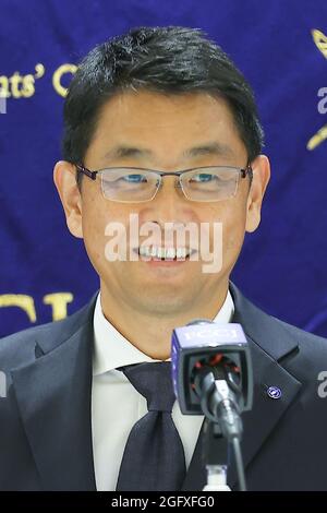 Tokio, Japan. August 2021. Osamu Okuda, President und CEO von Chugai Pharmaceutical Co., Ltd., hielt eine Pressekonferenz im Club der ausländischen Korrespondenten von Japan (FCCJ) ab. Chugai, eine Tochtergesellschaft des Schweizer Arzneimittelherstellers Hoffmann-La Roche, hat die Rechte, das Antikörper-Cocktail-Medikament „Lonapreve“, das am 27. August 2021 in Tokio, Japan, von Regeneron Pharmaceuticals und Roche mit Sitz in den USA, für Patienten mit COVID-19 entwickelt wurde, zu entwickeln und zu vermarkten. (Foto von Kazuki Oishi/Sipa USA) Quelle: SIPA USA/Alamy Live News Stockfoto