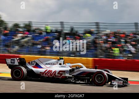 Lüttich, Belgien. August 2021. Mick Schumacher (GER) Haas VF-21. 27.08.2021. Formel-1-Weltmeisterschaft, Rd 12, Großer Preis Von Belgien, Spa Francorchamps, Belgien, Übungstag. Der Bildnachweis sollte lauten: XPB/Alamy Live News. Stockfoto