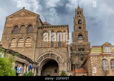 Kathedrale Notre-Dame-du-Puy in Le Puy-en-Velay, Haute-Loire, Auvergne, Massif Central, Frankreich Stockfoto