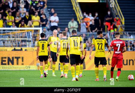 Jubilation DO um goalschuetze Erling HAALAND (DO), links nach rechts Mahmoud DAHOUD (DO), Erling HAALAND (DO), Giovanni REYNA (DO), Marco REUS (DO), Manuel AKANJI (DO), Jude BELLINGHAM (DO), Fußball 1. Bundesliga, 1. Spieltag, Borussia Dortmund (DO) - Eintracht Frankfurt (F) 5: 2, am 14. August 2021 in Dortmund. #die DFL-Vorschriften verbieten die Verwendung von Fotos als Bildsequenzen und/oder quasi-Video # Â Stockfoto