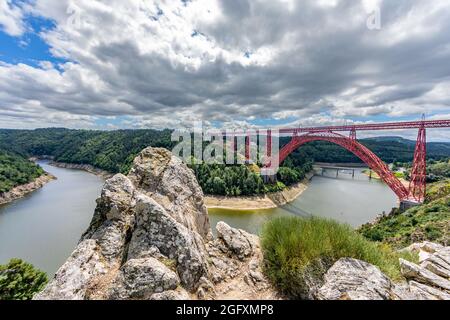 Garabit Viadukt (erbaut von Gustave Eiffel), Cantal, Massif Central, Frankreich Stockfoto