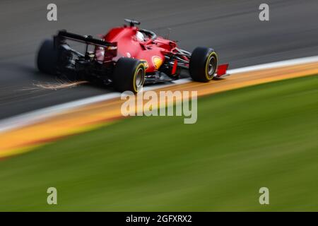 Lüttich, Belgien. August 2021. Charles Leclerc (MON) Ferrari SF-21. 27.08.2021. Formel-1-Weltmeisterschaft, Rd 12, Großer Preis Von Belgien, Spa Francorchamps, Belgien, Übungstag. Bildnachweis sollte lauten: XPB/Press Association Images. Stockfoto