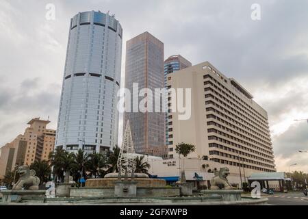 COLOMBO, SRI LANKA - 26. JULI 2016: Gebäude der Bank of Ceylon, Galadari Hotel und Galle gegenüber Kreisverkehr in Colombo, Sri Lanka Stockfoto