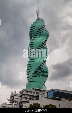 PANAMA CITY, PANAMA - 30. MAI 2016: F&F Tower Wolkenkratzer in Panama City Stockfoto