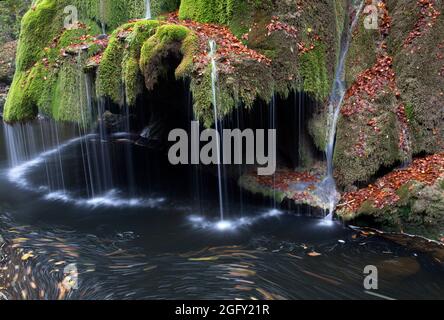 Bigar Wasserfall, einer der schönsten Wasserfälle der Welt, Rumänien Stockfoto