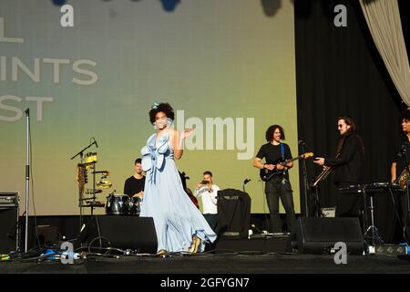 London, Großbritannien, 27. August 2021. Celeste spielt live auf der Bühne des All Points East Festival (APE) im Victoria Park in London. Foto: Richard Gray/Alamy Stockfoto