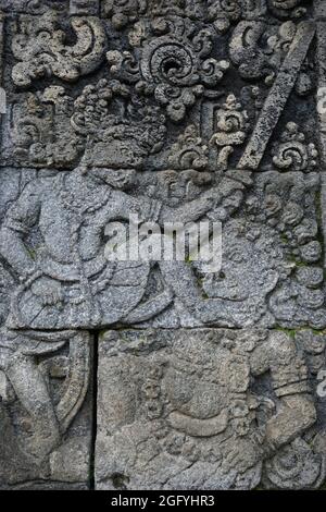 Geschnitzter Stein auf dem Stein penataran Tempel (Panataran Tempel), Blitar, Ost-Java Indonesien Stockfoto