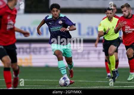 HELMOND, NIEDERLANDE - 27. AUGUST: Ismael Saibari ben el basra vom PSV U23 während des niederländischen Keukenkampioendivisie-Spiels zwischen Helmond Sport und PSV U23 im SolarUnie Stadion am 27. August 2021 in Helmond, Niederlande (Foto: Jeroen Meuwsen/Orange Picches) Stockfoto