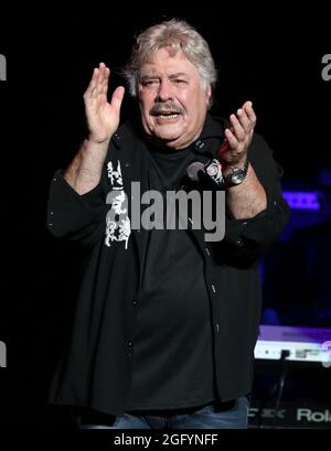 Holmdel, NJ, USA. August 2021. Tony Orlando tritt beim Treffen von Cousin Brucie im Palisades Park im PNC Bank Arts Center auf. 26. August 2021. Quelle: John Barrett/Phot Olink/Media Punch/Alamy Live News Stockfoto