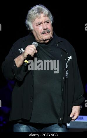 Holmdel, NJ, USA. August 2021. Tony Orlando tritt beim Treffen von Cousin Brucie im Palisades Park im PNC Bank Arts Center auf. 26. August 2021. Quelle: John Barrett/Phot Olink/Media Punch/Alamy Live News Stockfoto