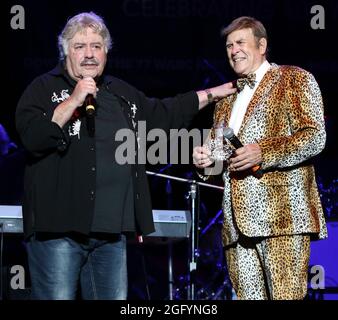 Holmdel, NJ, USA. August 2021. Bruce Morrow und Tony Orlando treten beim Treffen von Cousin Brucie im Palisades Park im PNC Bank Arts Center auf. 26. August 2021. Quelle: John Barrett/Phot Olink/Media Punch/Alamy Live News Stockfoto