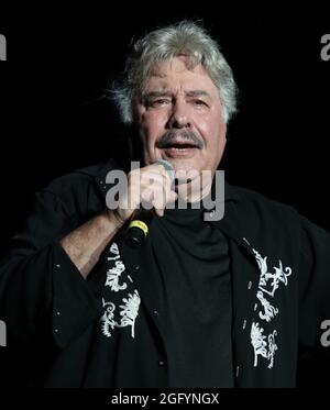 Holmdel, NJ, USA. August 2021. Tony Orlando tritt beim Treffen von Cousin Brucie im Palisades Park im PNC Bank Arts Center auf. 26. August 2021. Quelle: John Barrett/Phot Olink/Media Punch/Alamy Live News Stockfoto