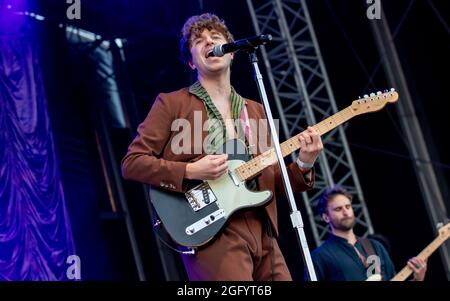 The Kooks beim Victorious Festival 2021, Southsea Common, Portsmouth, Hampshire, Großbritannien 27 Aug 2021. Kredit: Charlie Raven/Alamy Live Nachrichten Stockfoto