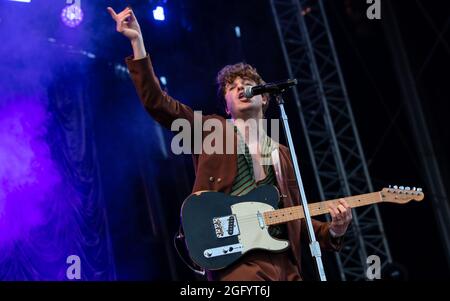 The Kooks beim Victorious Festival 2021, Southsea Common, Portsmouth, Hampshire, Großbritannien 27 Aug 2021. Kredit: Charlie Raven/Alamy Live Nachrichten Stockfoto