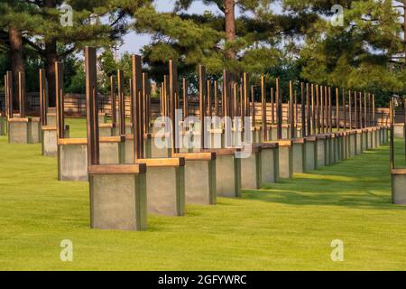 Oklahoma City National Memorial, Oklahoma, USA. Gedenkstühle. Stockfoto