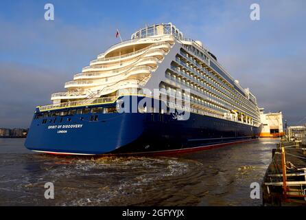 27/08/2021. Tilbury UK. Das Saga-Schiff Spirit of Discovery kehrt zum internationalen Kreuzfahrthafen von London auf der Themse zurück. Stockfoto