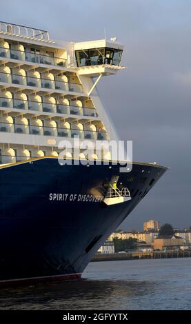 27/08/2021. Tilbury UK. Das Saga-Schiff Spirit of Discovery kehrt zum internationalen Kreuzfahrthafen von London auf der Themse zurück. Stockfoto