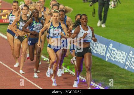 Lausanne, Schweiz. Mai 2021. Gesamtansicht der 800 Meter der Frauen während des Grand-Prix Athletissima IAAF Wanda Diamond League in Lausanne 2021 (Foto: Eric Dubost/Pacific Press/Sipa USA) Quelle: SIPA USA/Alamy Live News Stockfoto