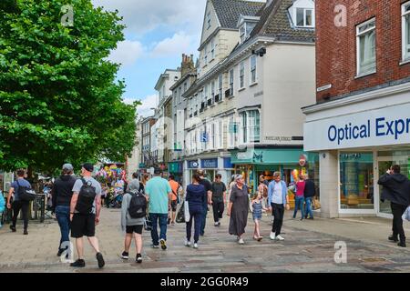 Einkaufen in Gentleman's Walk Norwich Stockfoto