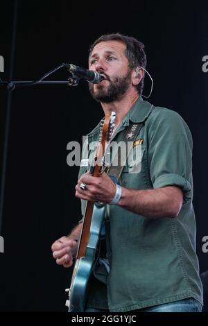 Portsmouth, Großbritannien. August 2021. Grant Nichola, Leadsänger und Gitarrist der walisischen Indie-Rockband Feeder, tritt beim Victorious Festival in Portsmouth live auf. Kredit: SOPA Images Limited/Alamy Live Nachrichten Stockfoto