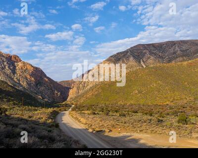 Swartberg Pass durch die Swartberg Mountains. Tolles Karoo. Prinz Albert. Westkap. Südafrika Stockfoto