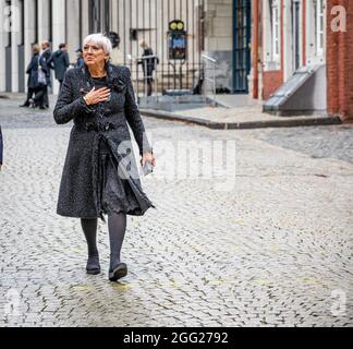 Aachen, Deutschland. August 2021. Claudia Roth (Bündnis 90/die Grünen), Vizepräsidentin des Deutschen Bundestages, nimmt am ökumenischen Gottesdienst und am Gedenkgottesdienst für die Opfer der Flutkatastrophe Teil. Quelle: Malte Krudewig/dpa/Alamy Live News Stockfoto