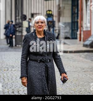 Aachen, Deutschland. August 2021. Claudia Roth (Bündnis 90/die Grünen), Vizepräsidentin des Deutschen Bundestages, nimmt am ökumenischen Gottesdienst und am Gedenkgottesdienst für die Opfer der Flutkatastrophe Teil. Quelle: Malte Krudewig/dpa/Alamy Live News Stockfoto