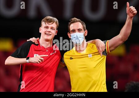 Der belgische Tischtennisspieler Laurens Devos und Carlo Agnello feiern nach dem Gewinn der Goldmedaille während eines Tischtennisspiels zwischen dem Belgier Laurens Stockfoto