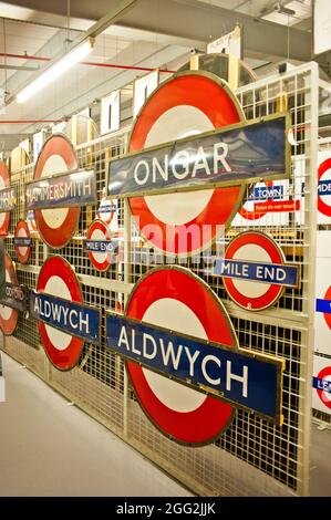 Transport Museum, Acton Town, Underground Roundel Signs, London, England Stockfoto