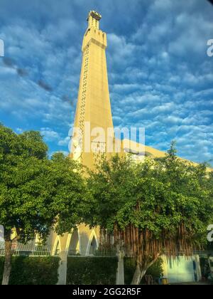 An Giang, Vietnam - 24. September 2020: Außenansicht der Kathedrale der Königin des Friedens (Regina Pacis Kathedrale oder Long Xuyen Kathedrale) in Long Xuyen Stockfoto