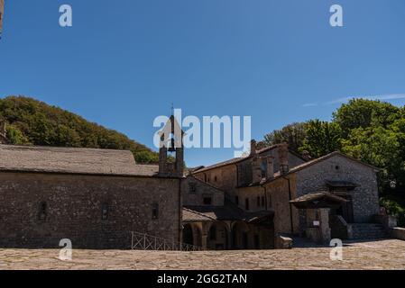 Das Franziskanerheiligtum von La Verna (Provinz Arezzo) ist berühmt dafür, dass es der Ort ist, an dem der hl. Franz von Assisi am September die Stigmata erhielt Stockfoto