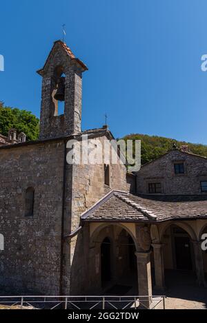 Das Franziskanerheiligtum von La Verna (Provinz Arezzo) ist berühmt dafür, dass es der Ort ist, an dem der hl. Franz von Assisi am September die Stigmata erhielt Stockfoto