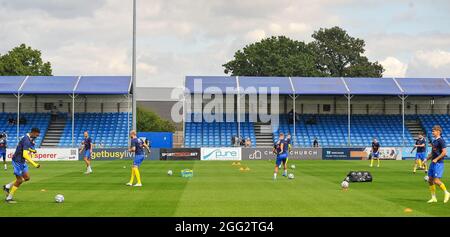 Solihull, Großbritannien. August 2021. Solihull Moors Warmup während des Vanarama National League Spiels zwischen Solihull Moors & Barnett im SportNation.bet Stadion in Solihull, England Credit: SPP Sport Press Foto. /Alamy Live News Stockfoto