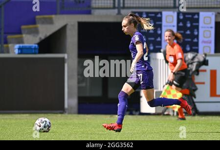 Anderlechts Tessa Wullaert wurde am Samstag, dem 28. August, in Brüssel bei einem Fußballspiel zwischen dem RSC Anderlecht und Sporting Charleroi in Aktion gezeigt Stockfoto