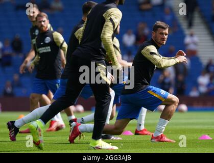 Pascal Gross von Brighton und Hove Albion (rechts) während des Spiels der Premier League im Amex Stadium, Brighton. Bilddatum: Samstag, 28. August 2021. Stockfoto