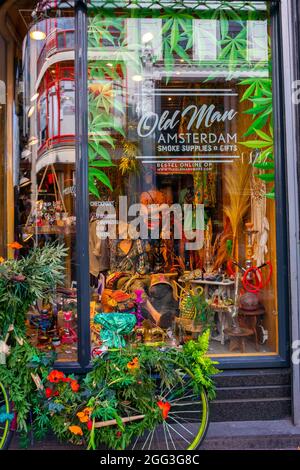 Amsterdam, Holland, Marihuana Supplies Smoke Store Front, Vintage Shop, Schaufensteranzeige 'Old man » Schild, Cannabis Shop Stockfoto