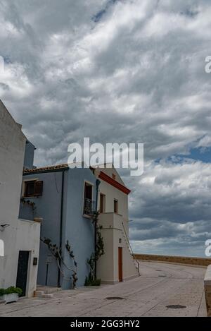 Termoli. Einblicke in die Altstadt. Termoli ist eine italienische Stadt mit 32 953 Einwohnern in der Provinz Campobasso in Molise. Termoli liegt entlang Stockfoto