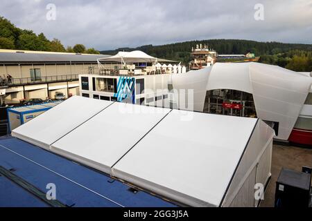 Spa-Francorchamps, Belgien. August 2021. Paddock-Atmosphäre. Großer Preis von Belgien, Samstag, 28. August 2021. Spa-Francorchamps, Belgien. Quelle: James Moy/Alamy Live News Stockfoto