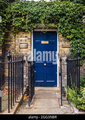 Das Bedford Estate London - der Eingang zum Bedford Estates Office. Das Unternehmen ist der größte private Grundstückseigentümer in Bloomsbury, Central London. Stockfoto