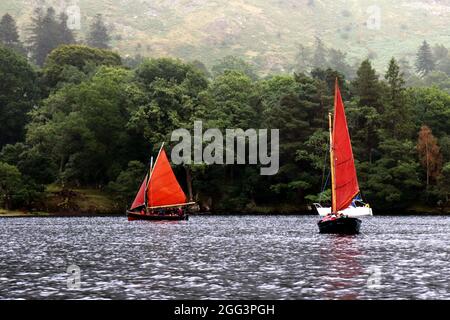 Segelboote auf dem Ullswater Lake Stockfoto