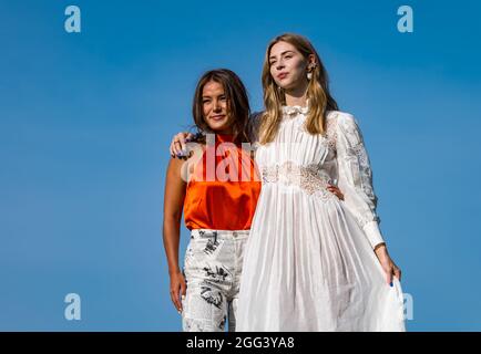 Fotoalles für die Besetzung des Films Road Dance beim Edinburgh International Festival mit den Schauspielern Ali Whitney & Hermine Corfield, Schottland, Großbritannien Stockfoto