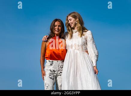 Fotoalles für die Besetzung des Films Road Dance beim Edinburgh International Festival mit den Schauspielern Ali Whitney & Hermine Corfield, Schottland, Großbritannien Stockfoto