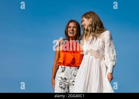 Fotoalles für die Besetzung des Films Road Dance beim Edinburgh International Festival mit den Schauspielern Ali Whitney & Hermine Corfield, Schottland, Großbritannien Stockfoto